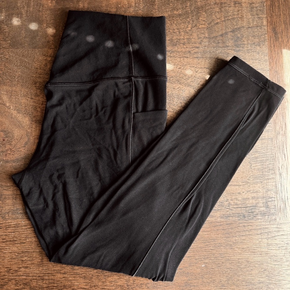 Athleta Salutation Stash High Rise 7/8 Legging size M